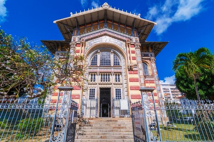 La fameuse bibliothèque Schœlcher en plein cœur de Fort-de-France