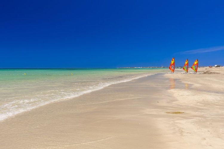Une plage de sable fin à Djerba.