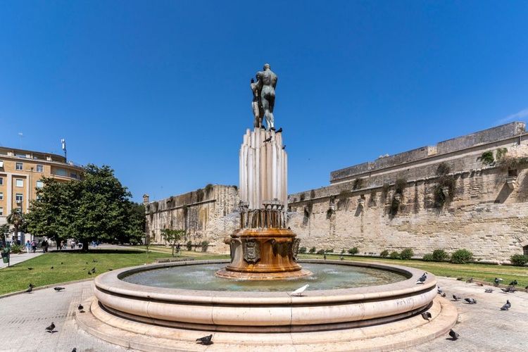 Plongez dans l'histoire fascinante du château de Lecce