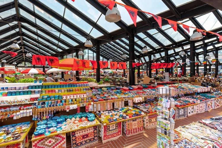Le marché de Pazari i Ri