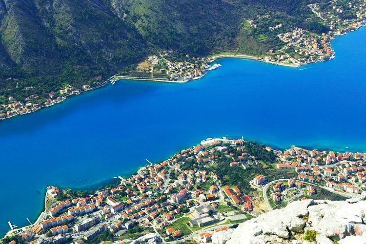 Dobrota, Muo et Prcanj vues depuis les hauteurs de Pestingrad