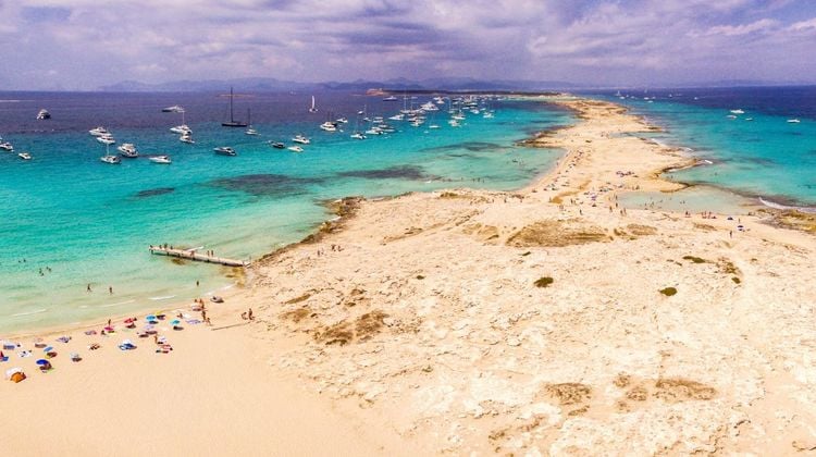 Plage d'Es Trucadors depuis les airs, paroisse de Sant Ferran de ses Roques, Parc naturel des ses Salines d'Ibiza et Formentera