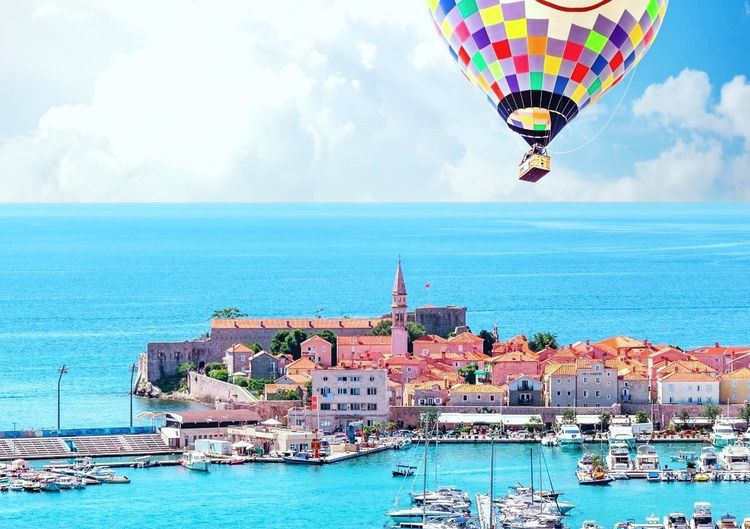 Survol de Budva et montgolfière