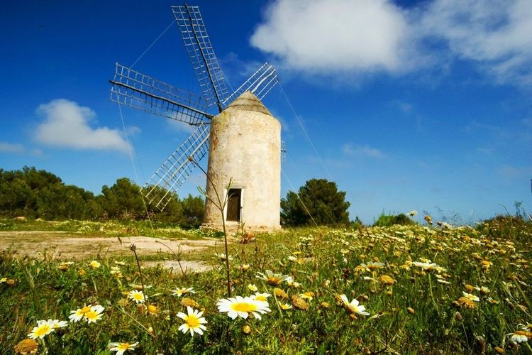 Les moulins à vent historiques de Formentera : un voyage dans le temps