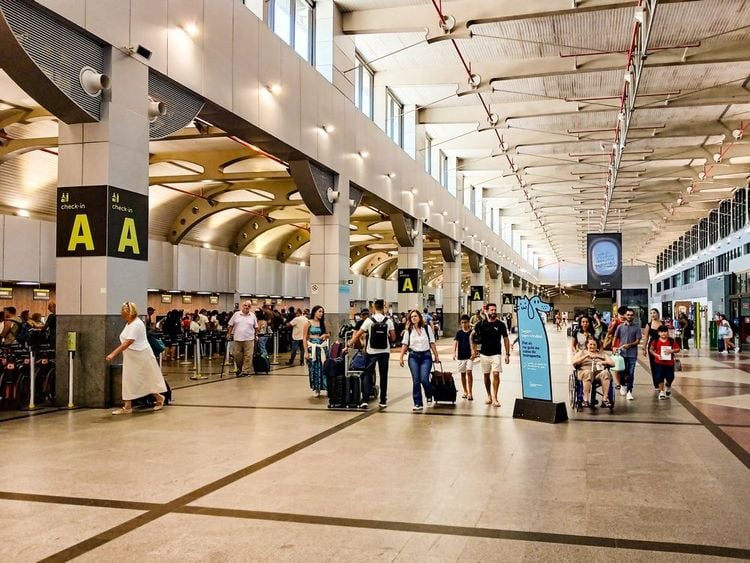 hall d'attente aéroport