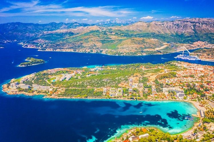 La baie de Lapad et sa plage