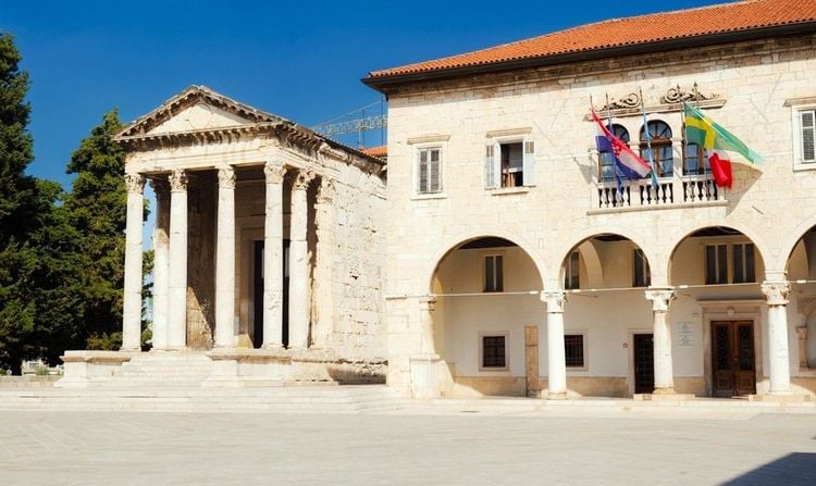 Le temple d'Auguste : témoin intemporel de l'histoire romaine à Pula