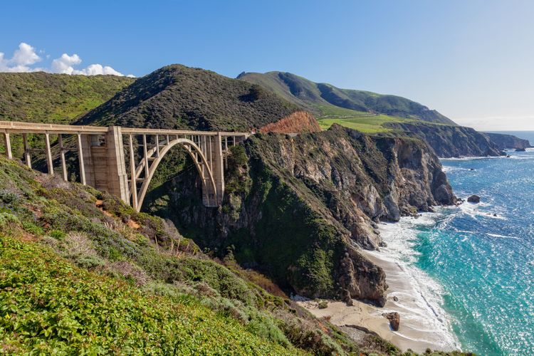 Le Bixby Bridge sur la route Pacific Coast Highway