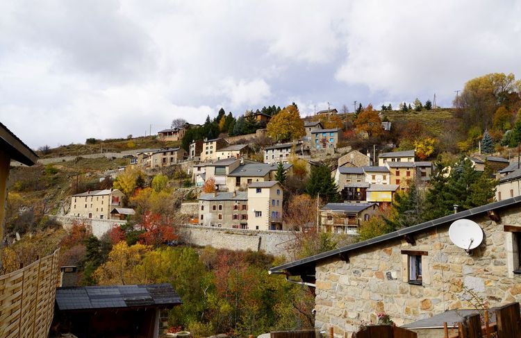 El pintoresco pueblo de Font Romeu en los Pirineos