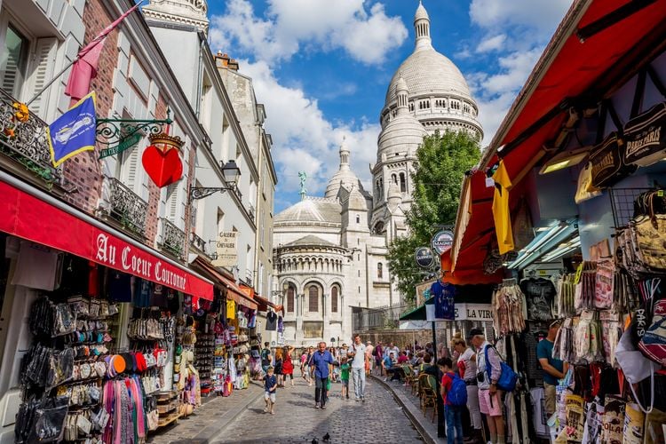 A stroll through the most typical district of Paris, Montmartre