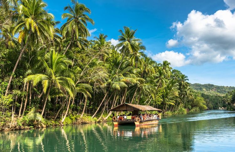 la rivière Loboc au fil de l'eau