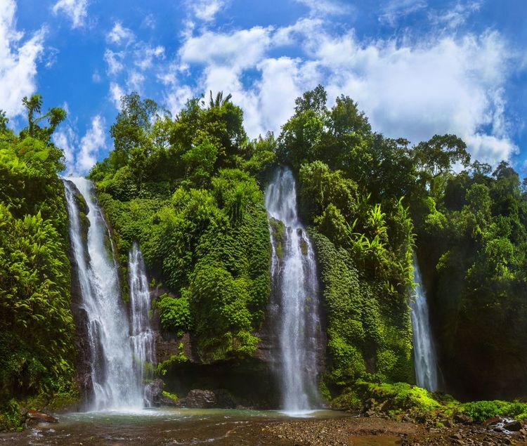 L'impressionante cascata di Sekumpul