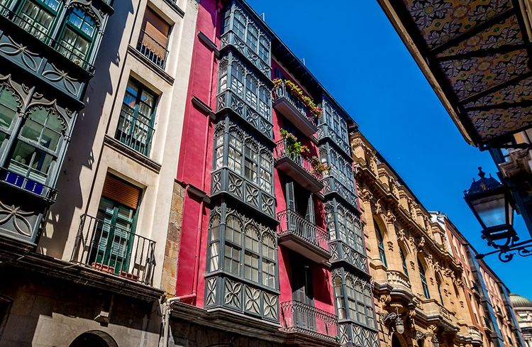 Le cœur vivant de Bilbao : exploration du vieux quartier de Casco Viejo