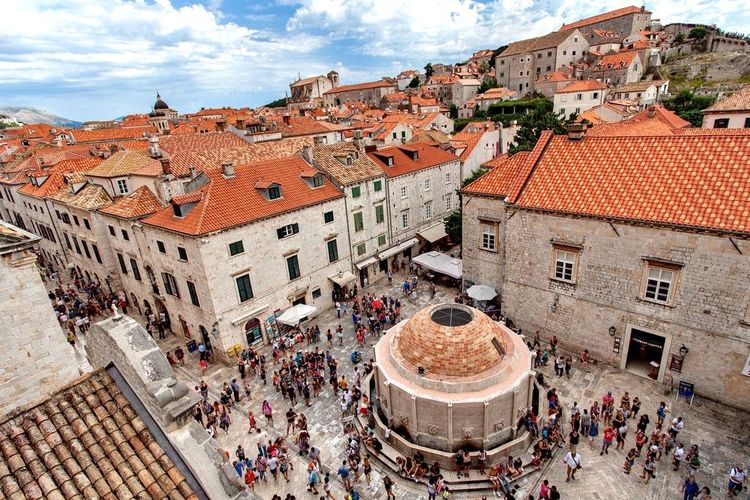 À la découverte de trésors historiques : la fontaine d'Onofrio et l'église Saint-Sauveur de Dubrovnik