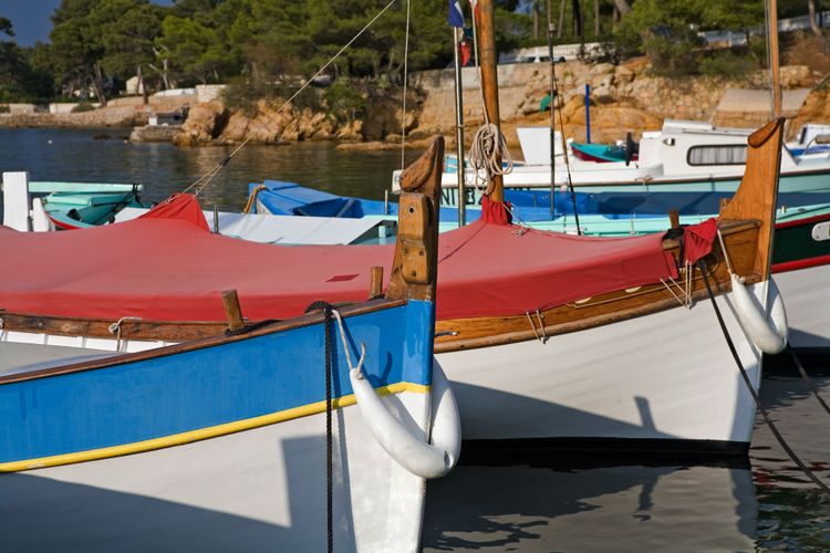 Pointus are small, colorful fishermen's boats.