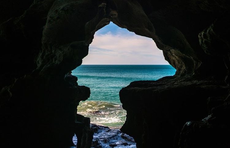 Mystères et découvertes : plongée au cœur des Grottes d'Hercule et du Cap Spartel à Tanger