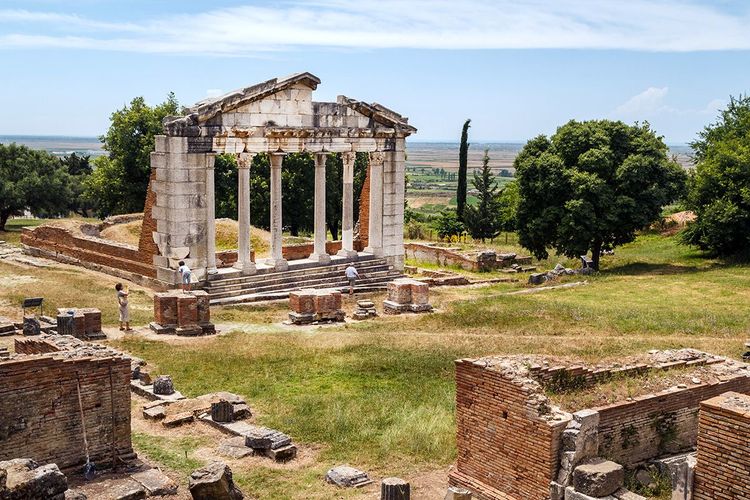 Façade toujours debout du temple romain Bouleuterion