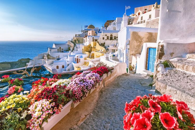 Colorful streets of Oia