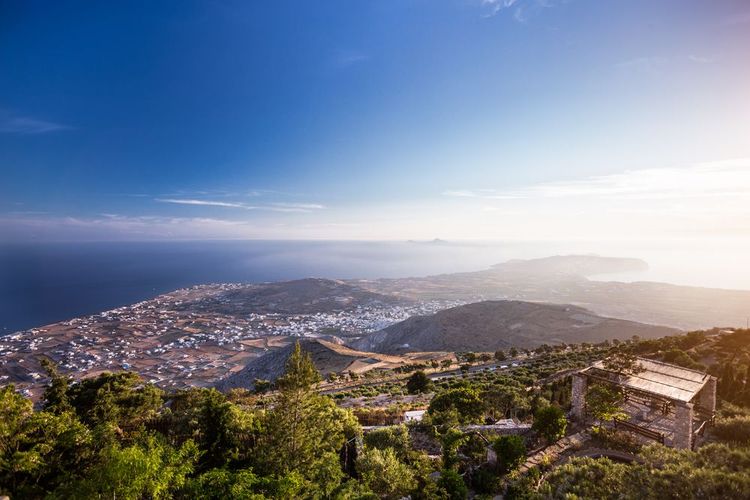 Profitis Ilias, un luogo di incontro sulla cima di Santorini