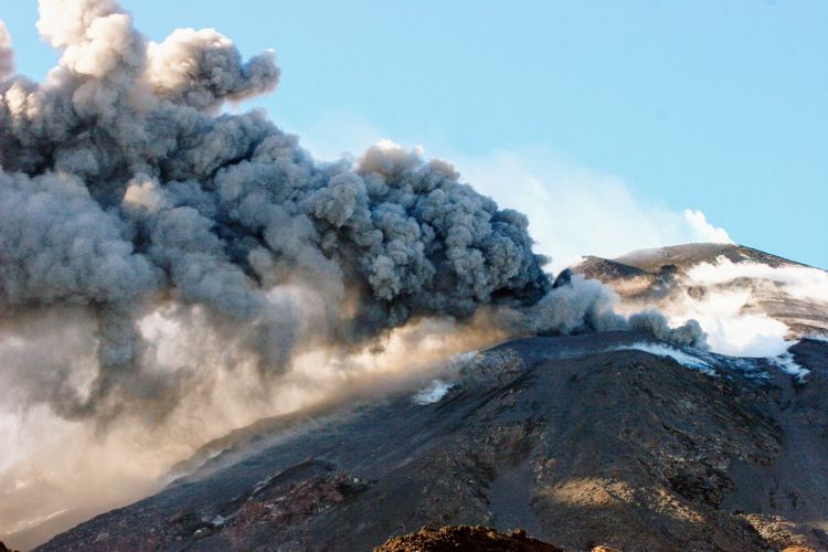 L'Etna en éruption.