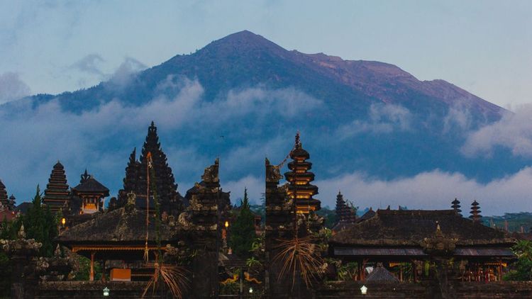 Le Mount Agung, la montagne sacrée de Bali.