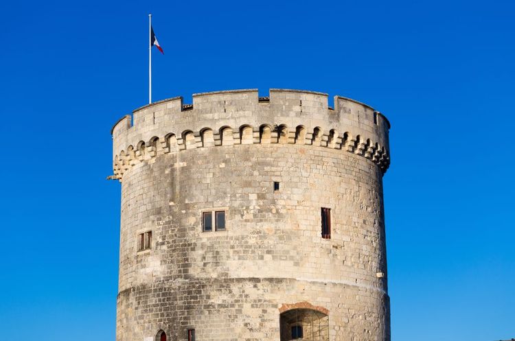 Le sommet de la tour de la Chaîne à La Rochelle