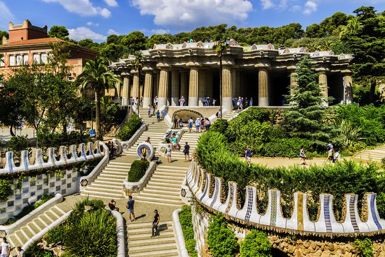 Passeggiata nel famoso Parc Güell, il capolavoro di Gaudì
