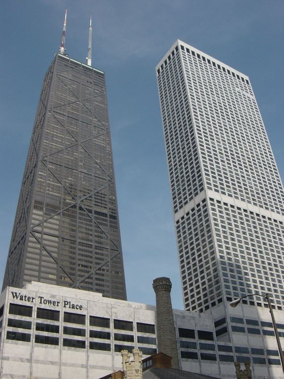 Gebäude und Water Tower Place in Chicago