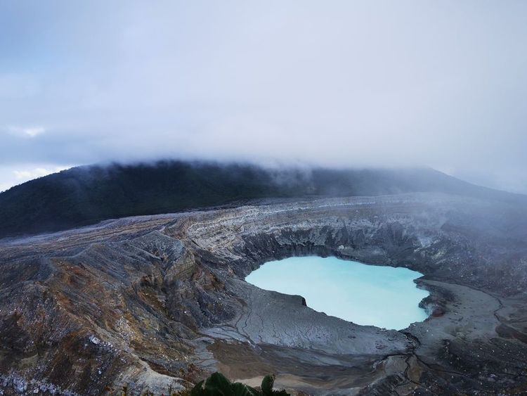 Vue aérienne sur le volcan Psoas