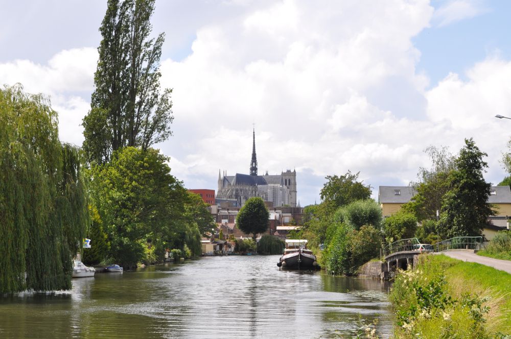 Explore the Amiens hortillonnages by boat!