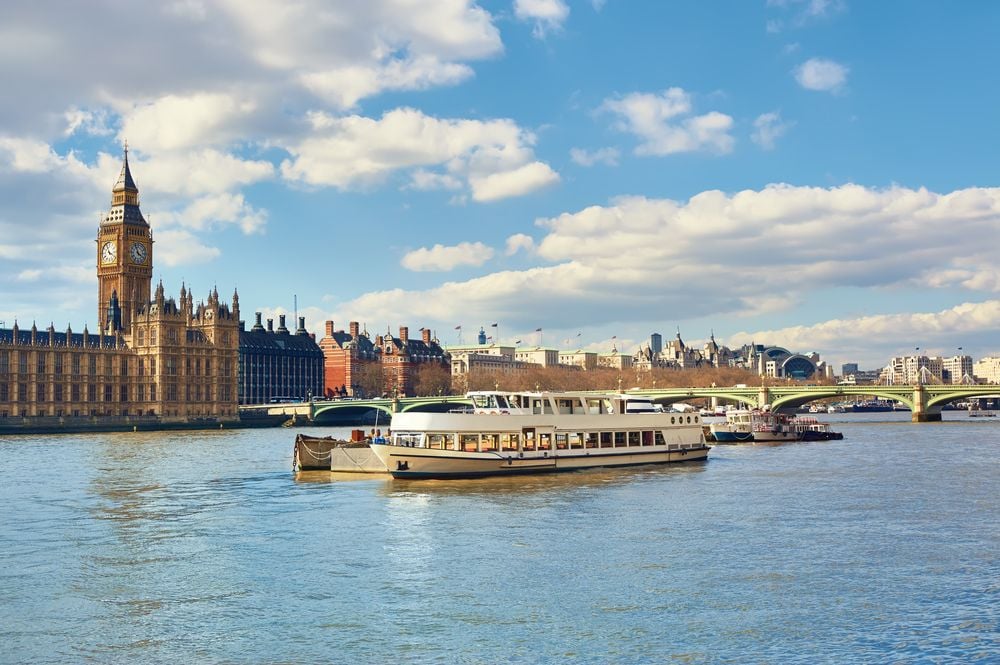 Visit London by hop-on hop-off boat