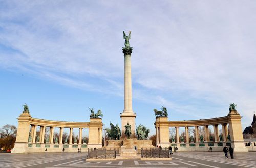 Heldenplatz, die Figuren des Landes im UNESCO-Weltkulturerbe