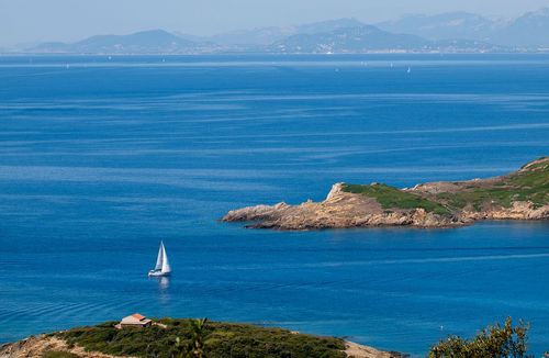 15 minutes from Cannes, a trip to the wild islands of the Côte d'Azur