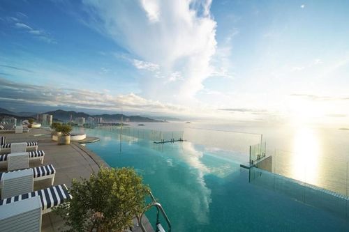 Vertigineuse, cette piscine est sans doute la plus incroyable du Vietnam !