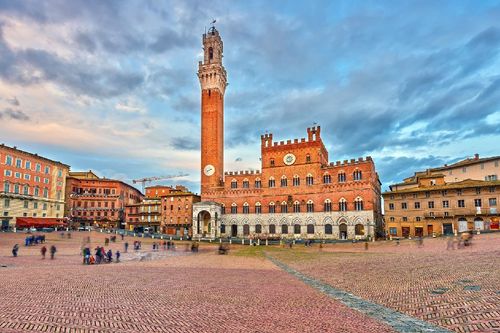Découvrez la Piazza del Campo de Sienne