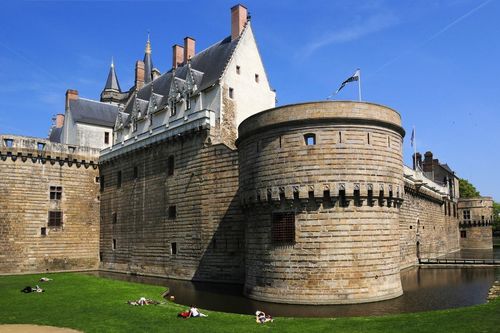 Das Château des Ducs de Bretagne, ein historisches Juwel im Herzen der Stadt.