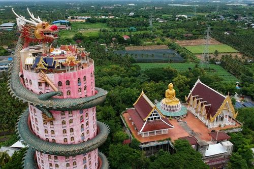 Thaïlande : le gardien de ce temple est un véritable dragon (il est pourtant ignoré des touristes !)