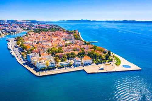 Reconnaissez-vous cette magnifique ville croate ? Elle est moins visitée (et un peu moins chère) que Dubrovnik !