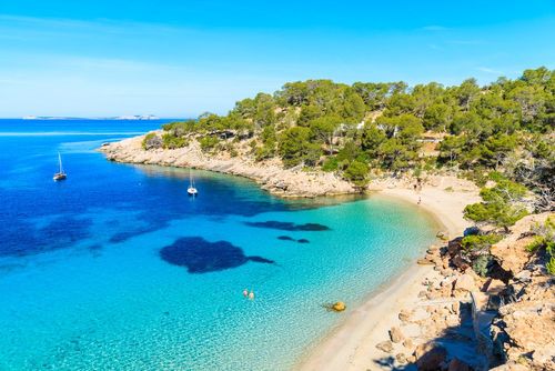 Des îles aux provinces du continent, ces plages paradisiaques se trouvent toutes en Espagne ! 