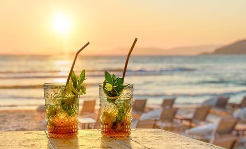 Lust auf einen Drink am Meer, mit den Füßen im Sand? Unsere besten Empfehlungen in der Vendée