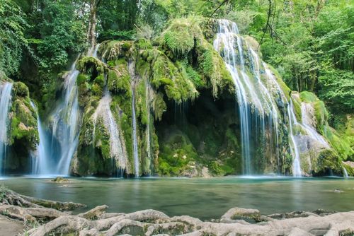 Les chutes du Niagara peuvent attendre ! Voici 4 cascades et chutes d'eau à voir en France