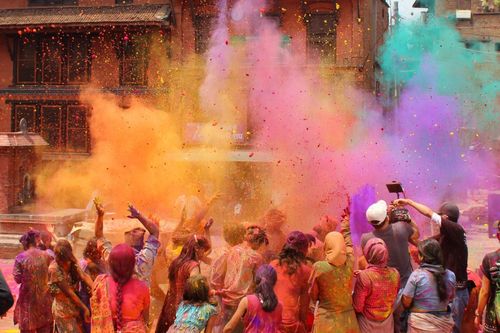 Ce 25 mars, l'Inde célèbre Holi ! Tout savoir sur cette fête aux mille couleurs... Et où la fêter à Paris ?
