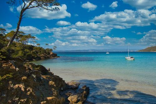 Du nord au sud de la France, voici 5 îles aux paysages de rêve où aller en été !
