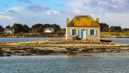 Bretagne : loin des sites touristiques classiques, voici 5 lieux originaux et insolites à visiter avant tout le monde