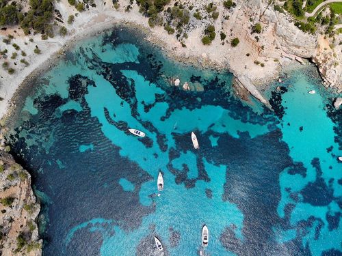 Vous voulez partir à Pâques sans croiser trop de touristes français ? Voici les 10 destinations étrangères à éviter !
