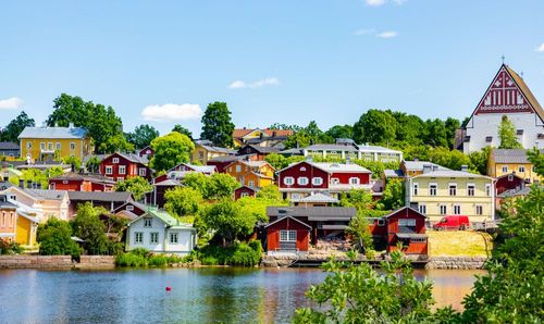 Envie de voyager en direction du bonheur ? Voici les pays les plus heureux du monde (la France se classe 27ème)