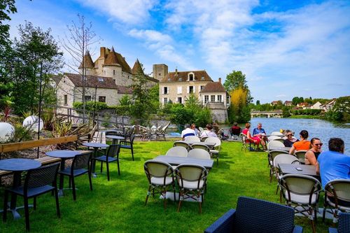 À Tours et dans ses environs : 3 guinguettes incontournables où chiller et boire un verre en bord de Loire cet été