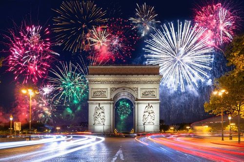 Pas envie de cuisiner pour le Nouvel an ? Voici les meilleurs restaurants de Paris pour un dîner festif à moins de 100 euros !