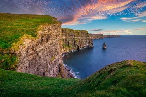 Irish Wish : voici où aller en Irlande pour découvrir les lieux de tournage du film de Netflix le plus vu du moment !
