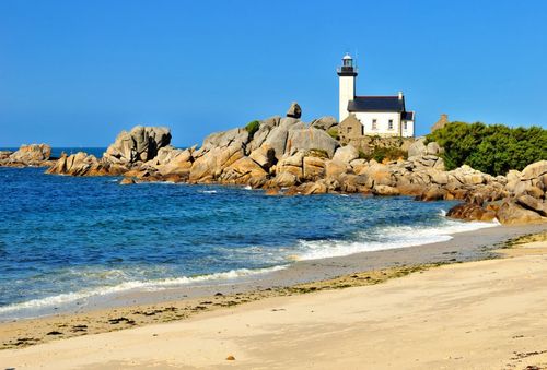 En vacances en Bretagne ? Découvrez les plus beaux phares de la région !